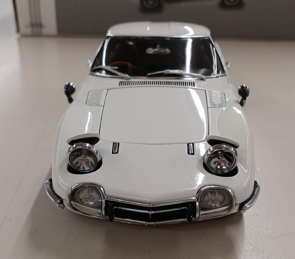 Ebbro 1/24 Toyota 2000Gt