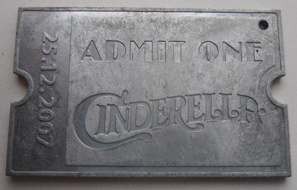 WADDINGTONS CHRISTMAS 2007 TOKEN MEDALLION. CHRISTMAS PANTOMIME CINDERELLA