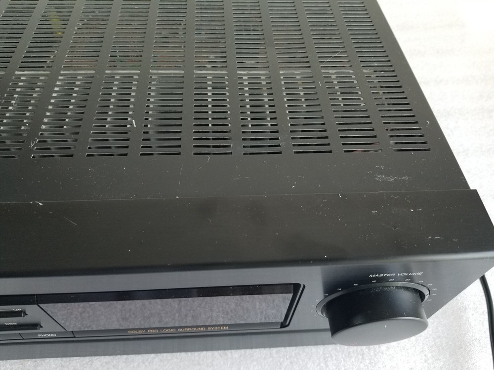 Denon AVR-1010 AV Surround Receiver with PHONO INPUT No Remote