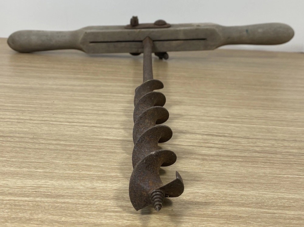 Vintage Carpenter’s Hand Drill Rustic Primitive Farm & Barn