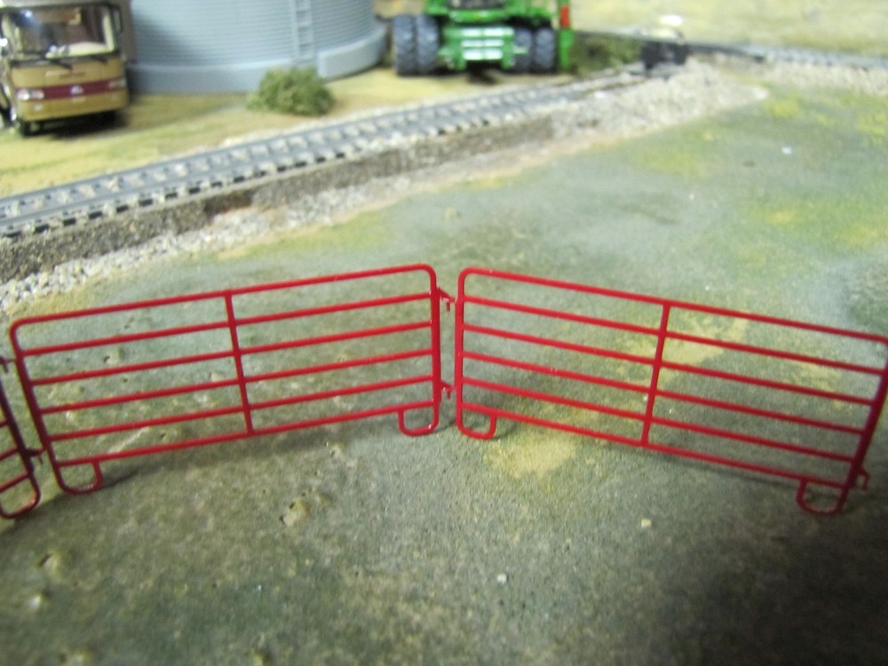 1/64 Custom Scratch-Cast Corral Panel - Qty. 1 Red - These attach together