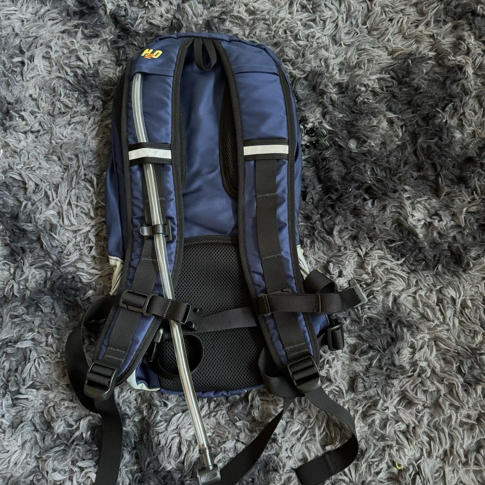 LL Bean Water Bladder Backpack Aquifer 500 Good Condition Blue