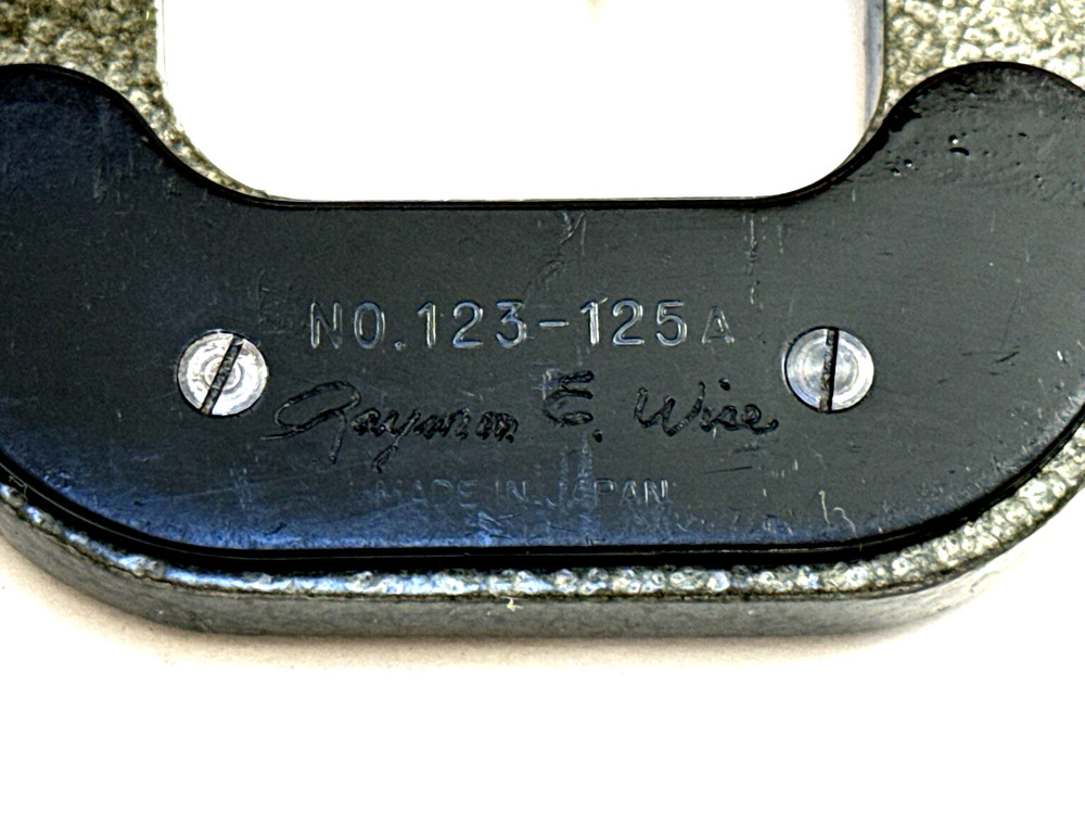 Mitutoyo - Disk Micrometer 123-125 0-1" .001"