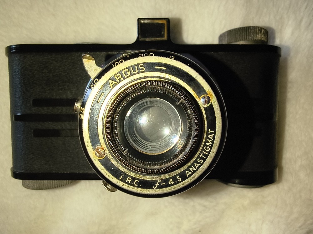 1937 Argus AF with camera case (read description)