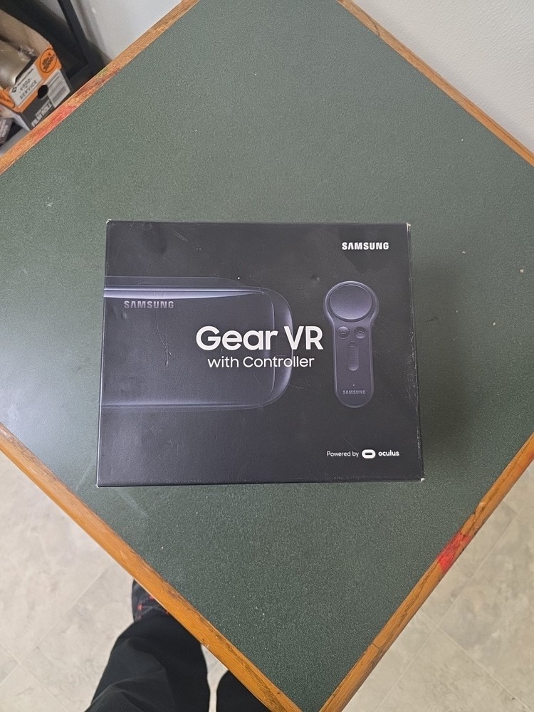 Samsung Gear VR with Controller