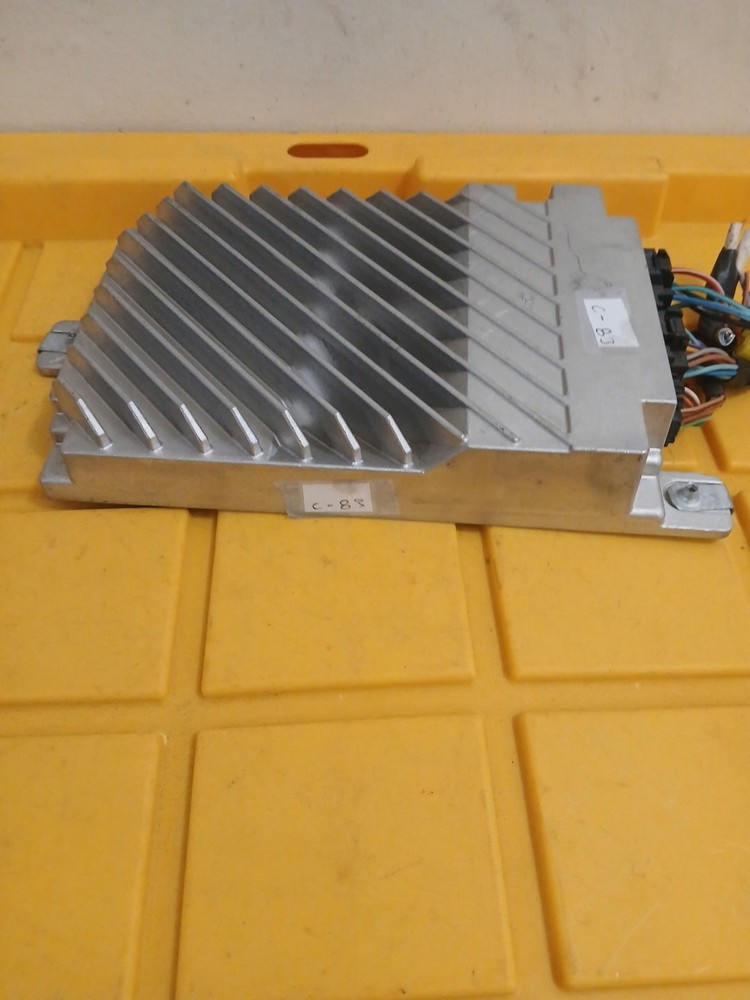 2010 GMC Terrain Amplifier Assembly #20880431