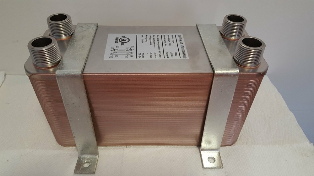 80 Plate Water to Water Brazed Plate Heat Exchanger 1 1/4" MPT Ports w/ Brackets