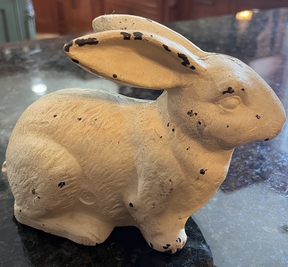 Vintage Rabbit Cast Iron 3.8 Lbs