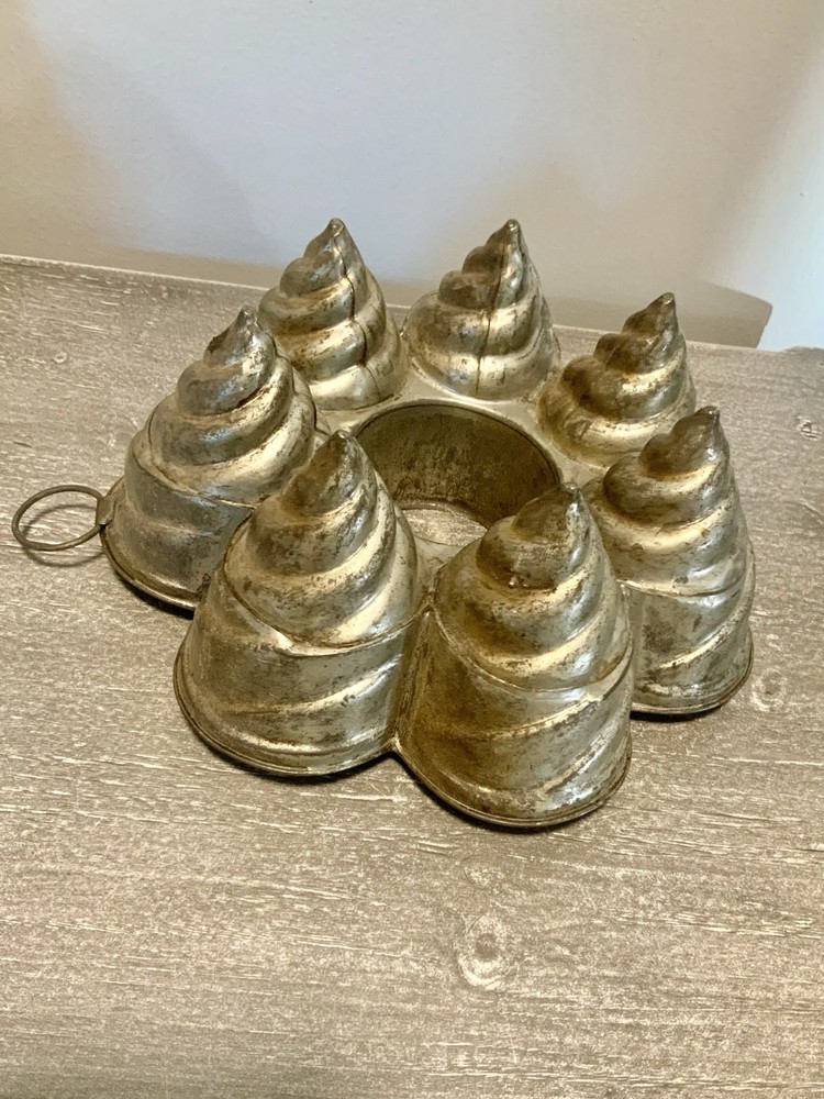 Antique Primitive Tin Ware Cake Pudding Bread Mold Swirls & Peaks