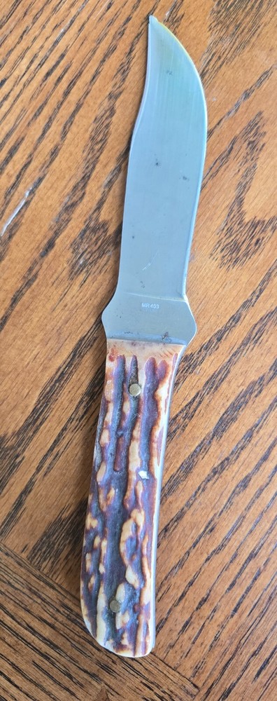 4 Hunting and Survival Knives