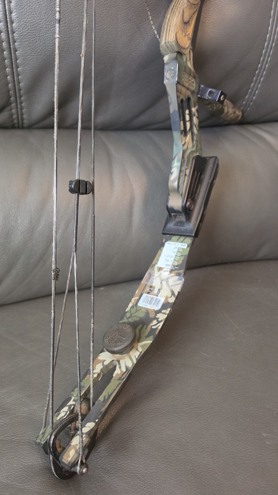 PSE Mach 6 Compound Bow, RH, W/Cobra Stabilizer - Camo