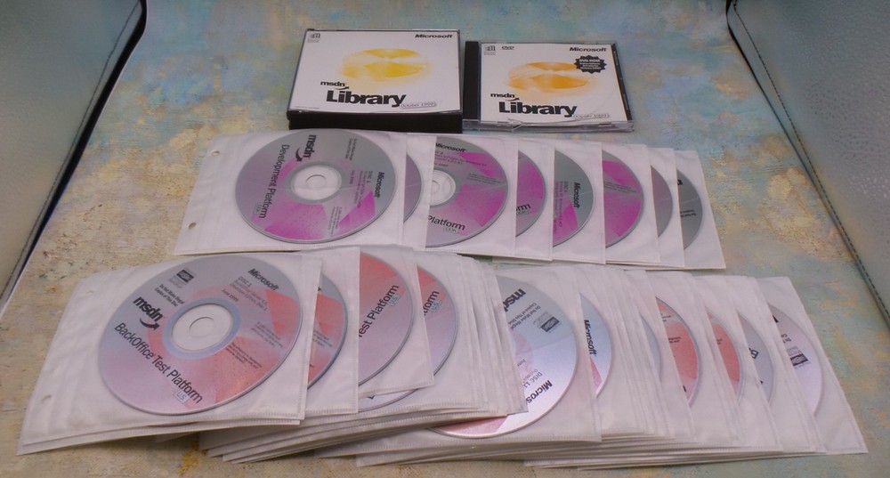 MSDN Software 34 CD's of Microsoft Development software 1999 SQL Server 7.0