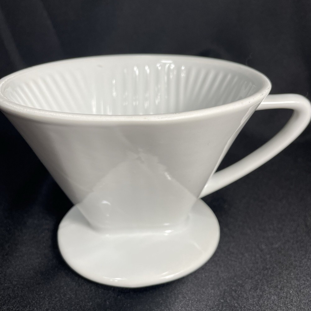 Cilio Porcelain White Coffee Filter/Holder Pour-Over, Medium ~4-5”