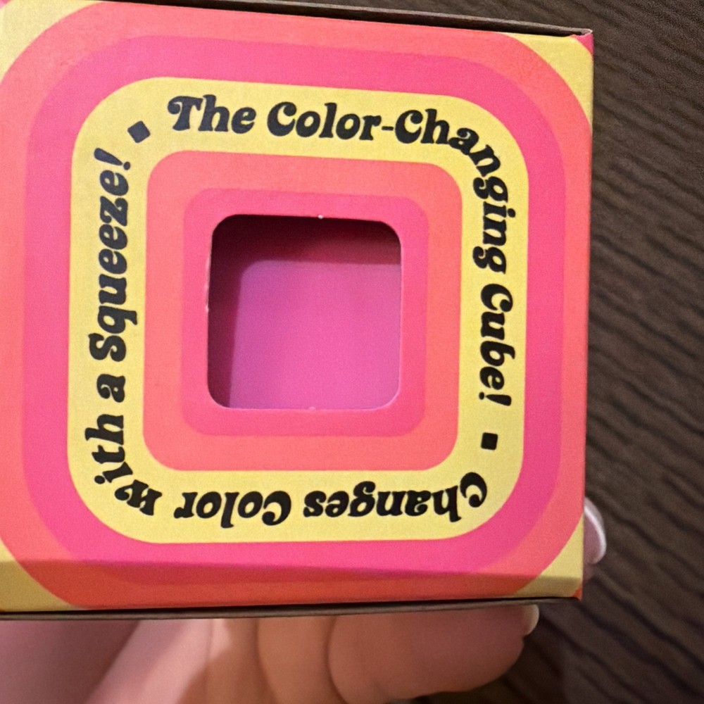 Needoh COLOR CHANGE NEE DOH CUBE / Pink