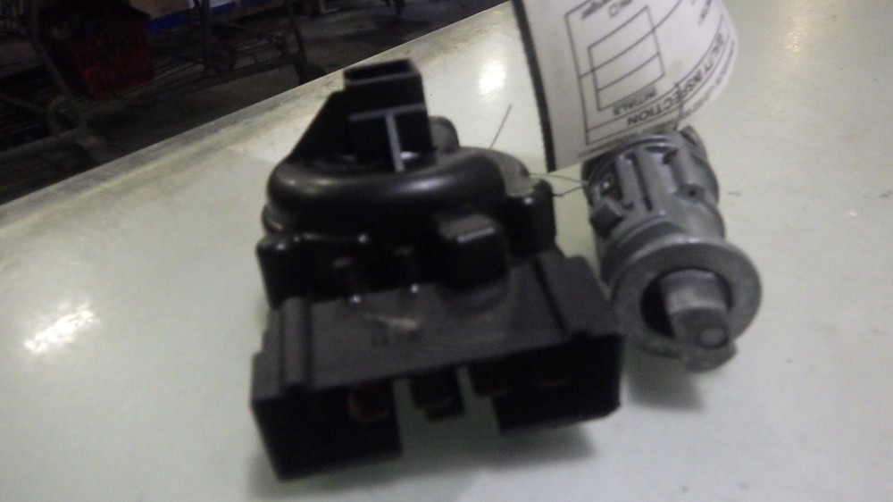 06 JEEP LIBERTY Ignition W/Key