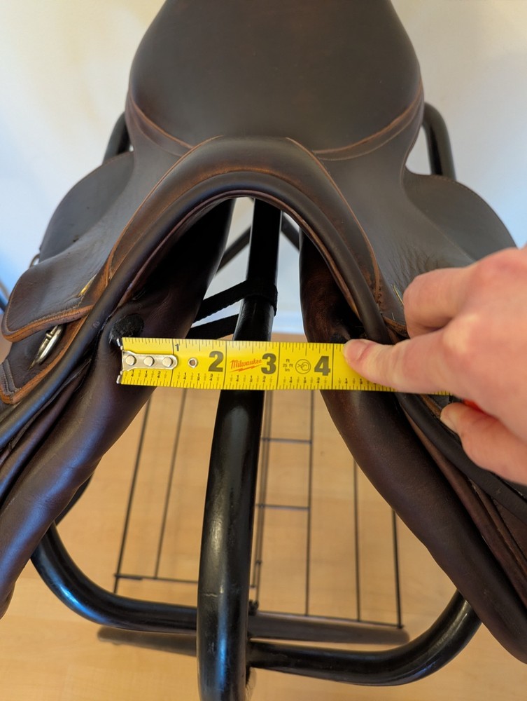 16" Prestige CC Jump Saddle, 33 M tree - wool flocked!