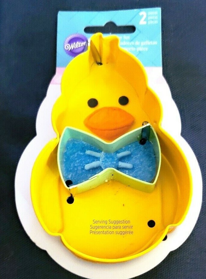Fun Chick and Bow Cuttout