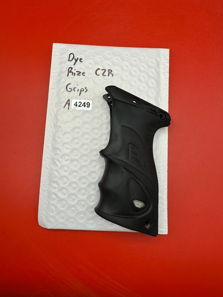 Dye Rize CZR Grips