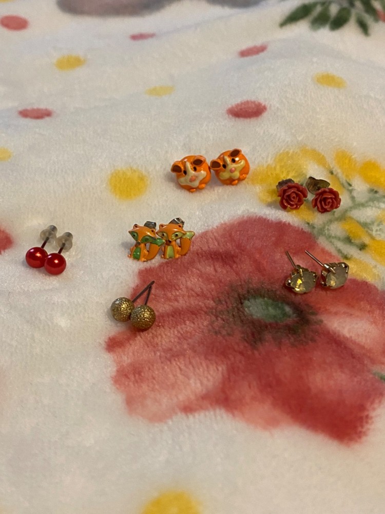 Red animal earring set Icing new