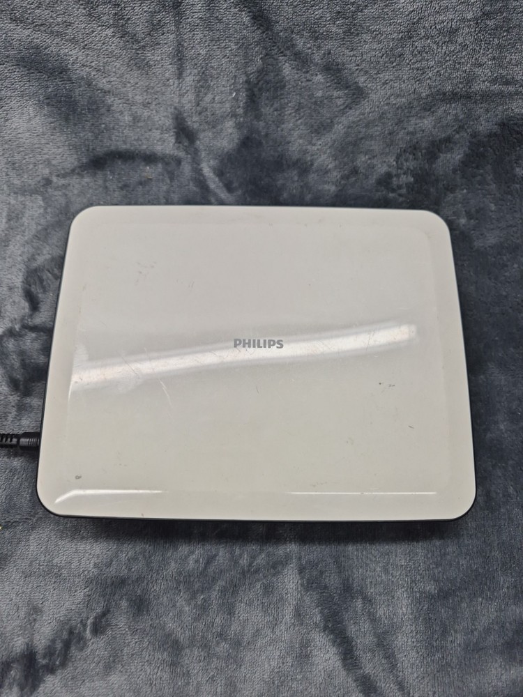 Philips PET741W/17 Portable DVD Player White NOT WORKING