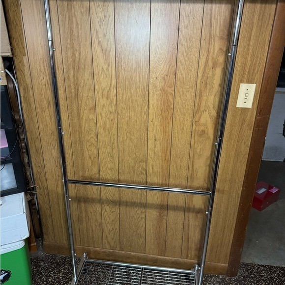 Chrome Rolling Garment Rack Adjustable Height Extendable Hanging Clothes Rail