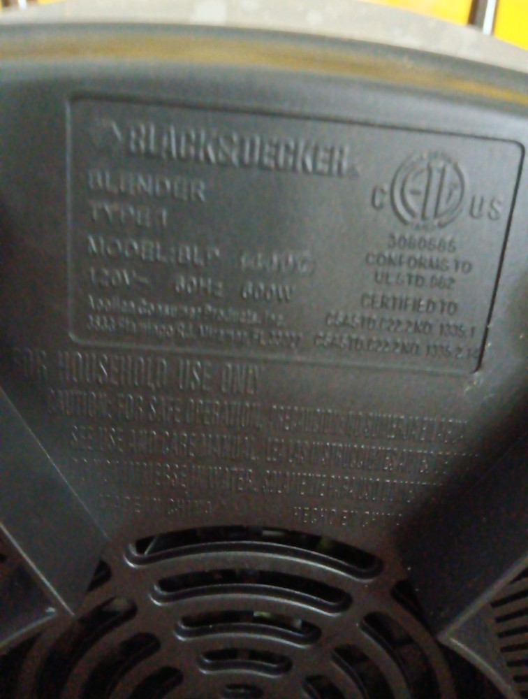 BLACK AND DECKER BLENDER