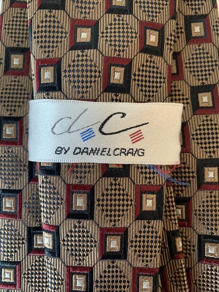 DC Daniel Craig 007 Men’s Silk Tie Geometric Multicolor