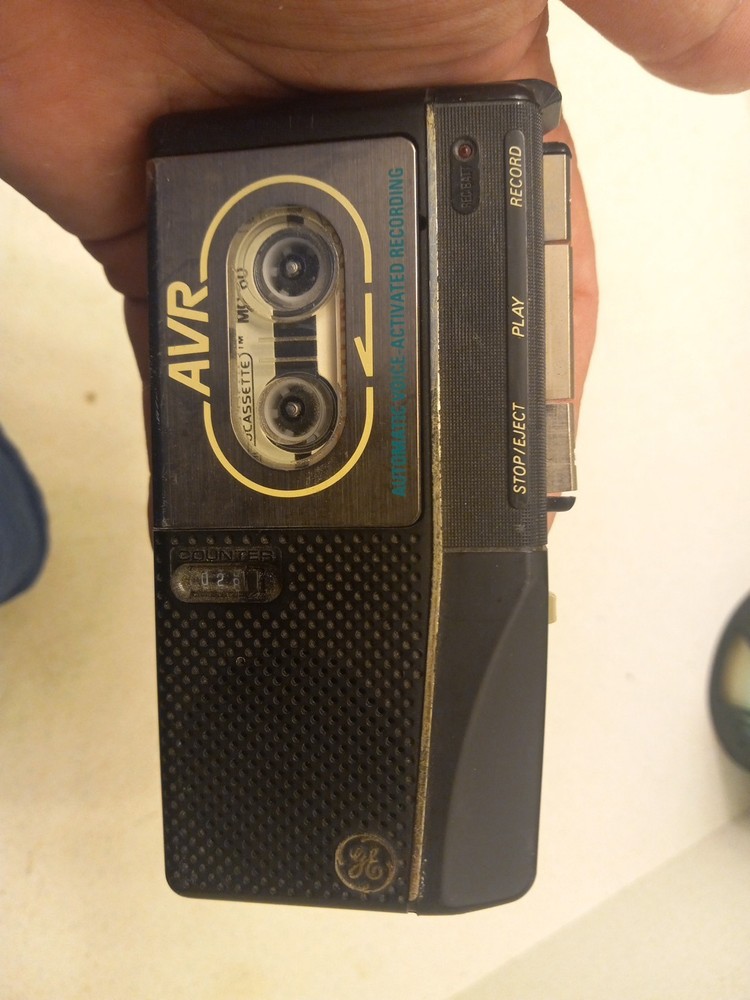 GE AVR Microcassette Voice Activated Recorder 2 Speed - Missing Battery Cover