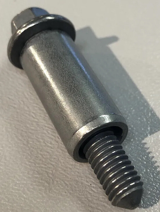 VOLVO SHOULDER SCREW-21692659