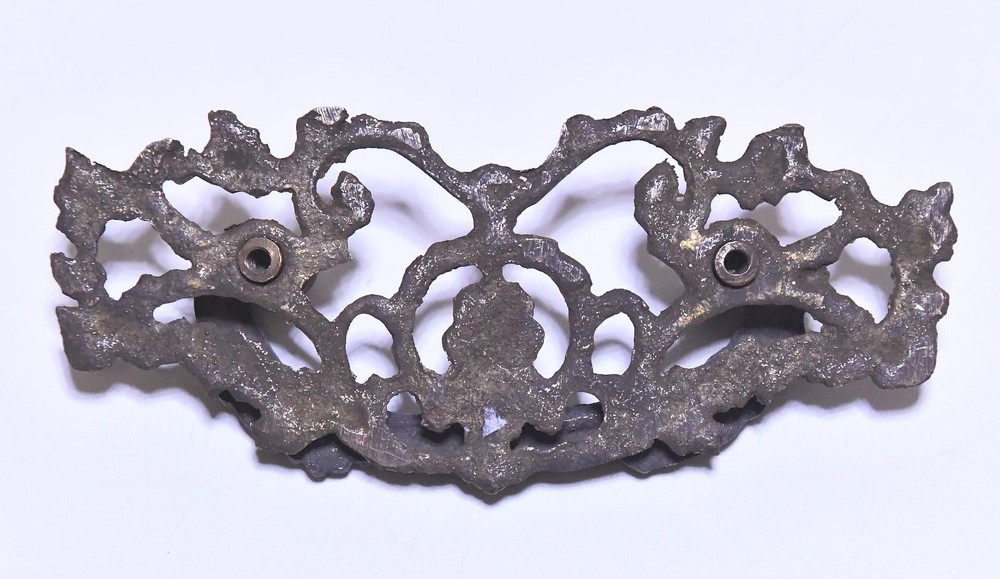 6 VINTAGE VICTORIAN STYLE MATCHING BRASS DRAWER PULLS