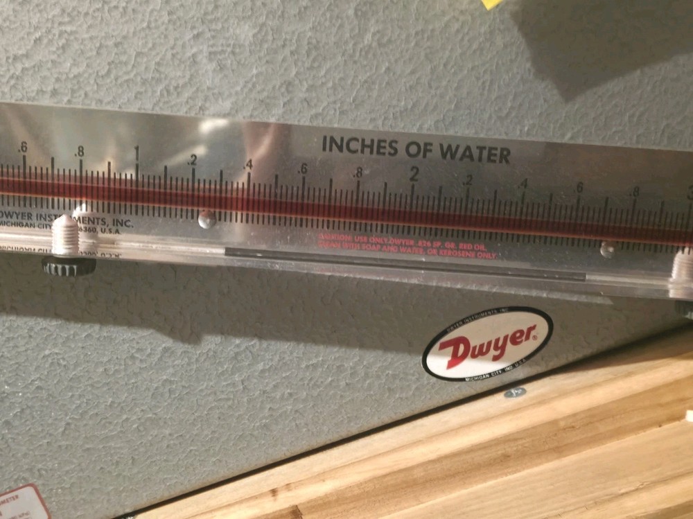 Dwyer 244 Solid Plastic Stationary Gauge On Stand