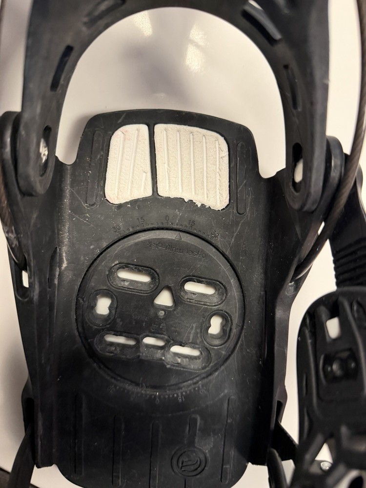 Flow Medium Snowboard Bindings Black/White Ankle Buckles 4x4 Mount