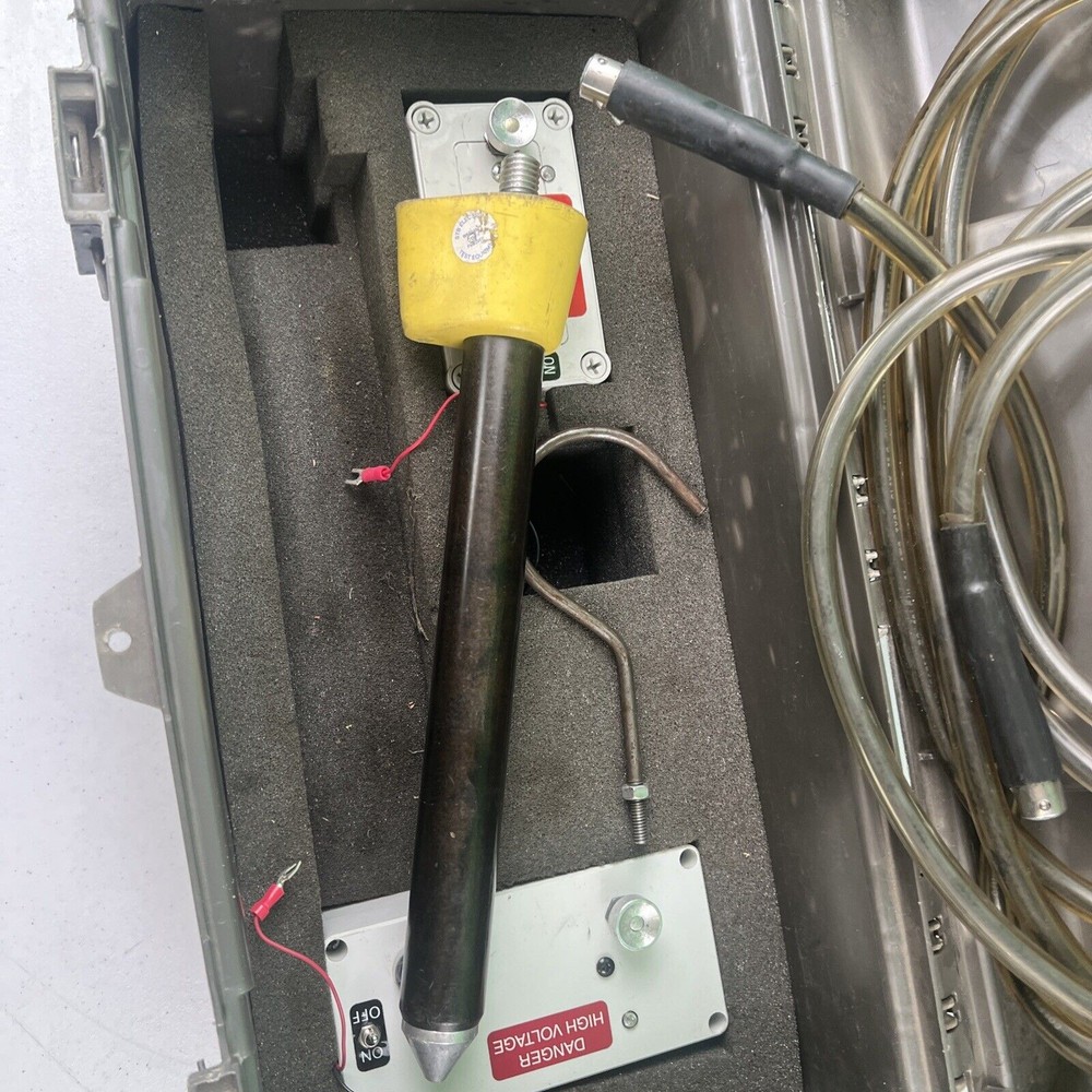 STB Electrical Test Equip. 0-20 KW, With Case