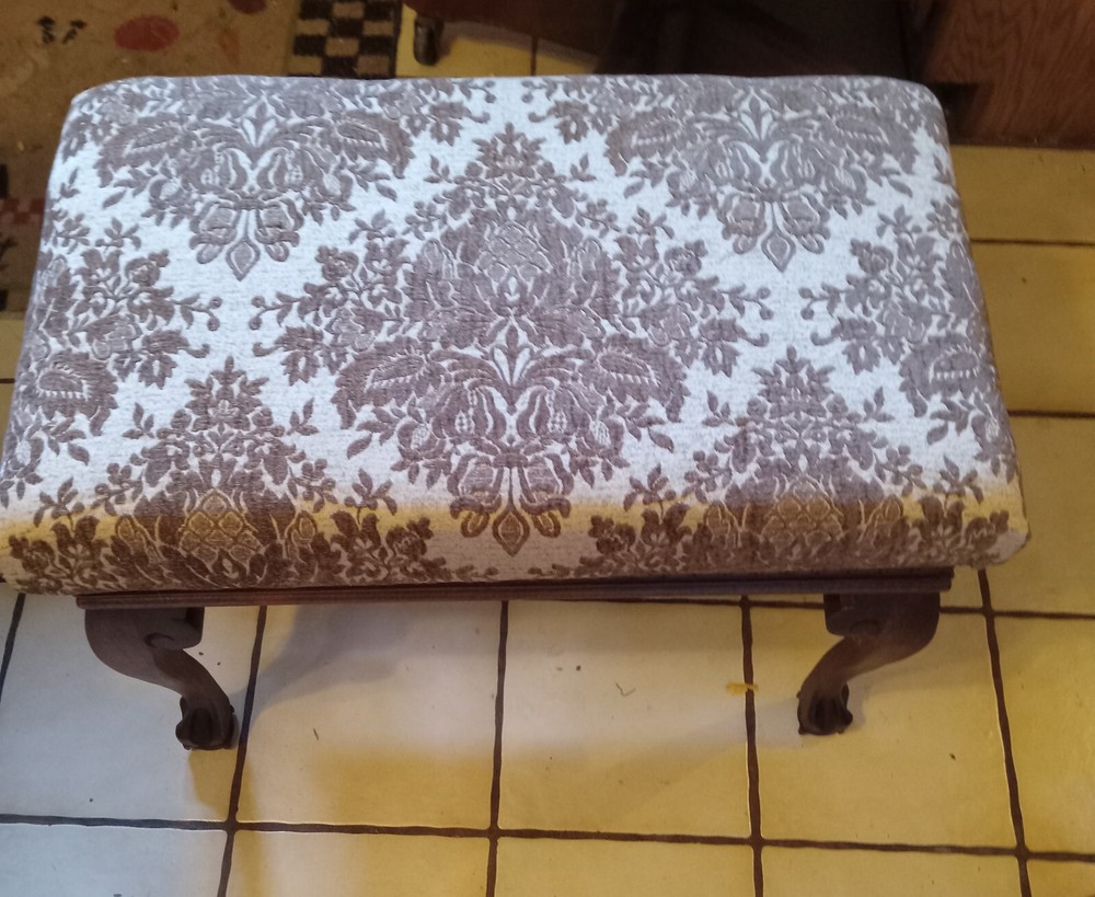Walnut Vanity Bench (VB-119)