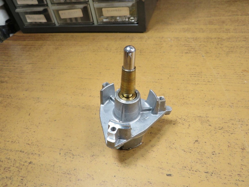 Technics Turntable SL-1200MK Spindle