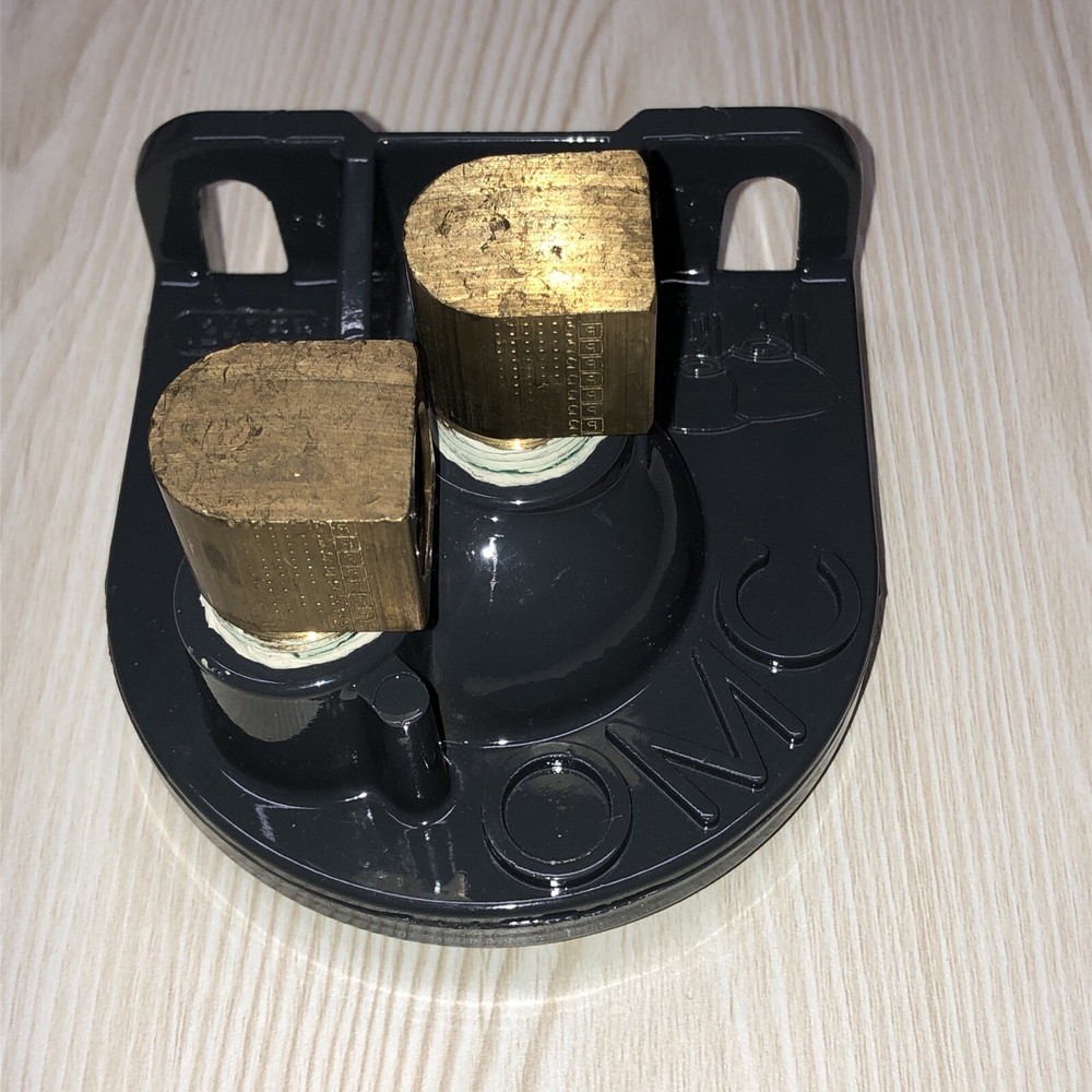 Remote Oil Filter Mounting Head OMC Cobra 174362