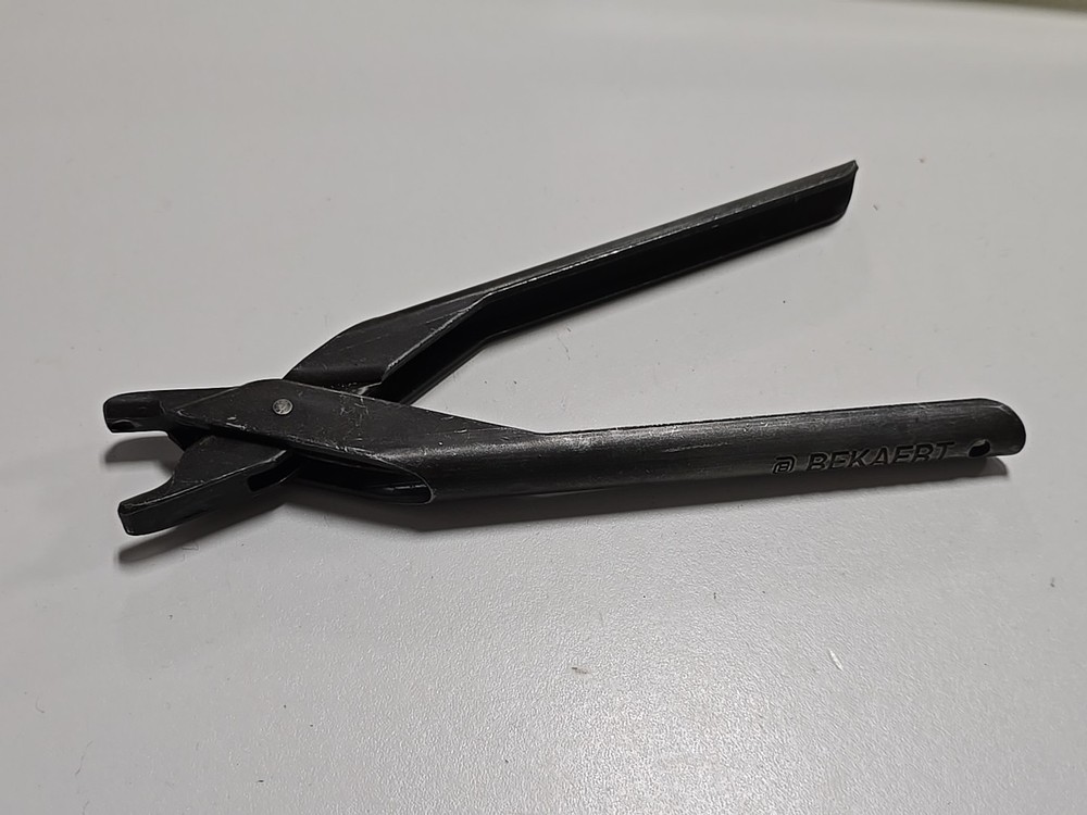 Bekaert Pliers