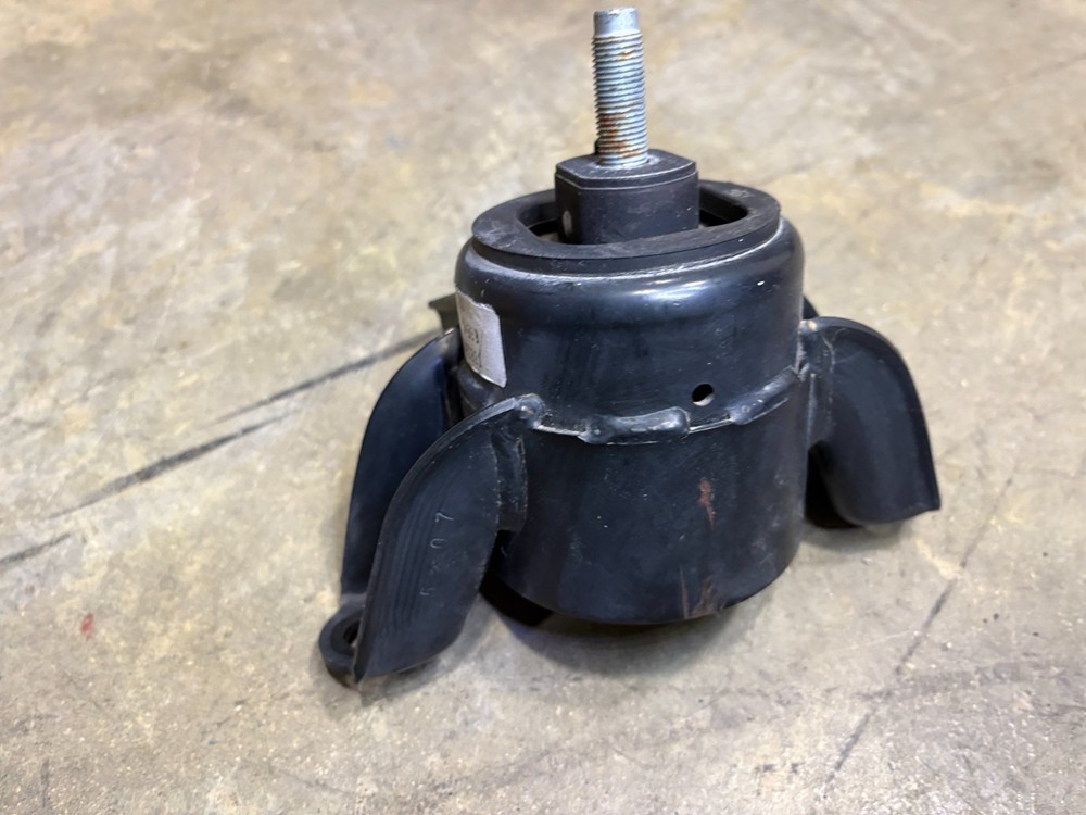 2014-2016 Hyundai Elantra Engine Mount Right RH Engine Mount