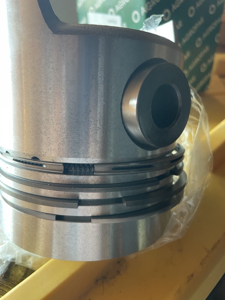same 85 engine piston