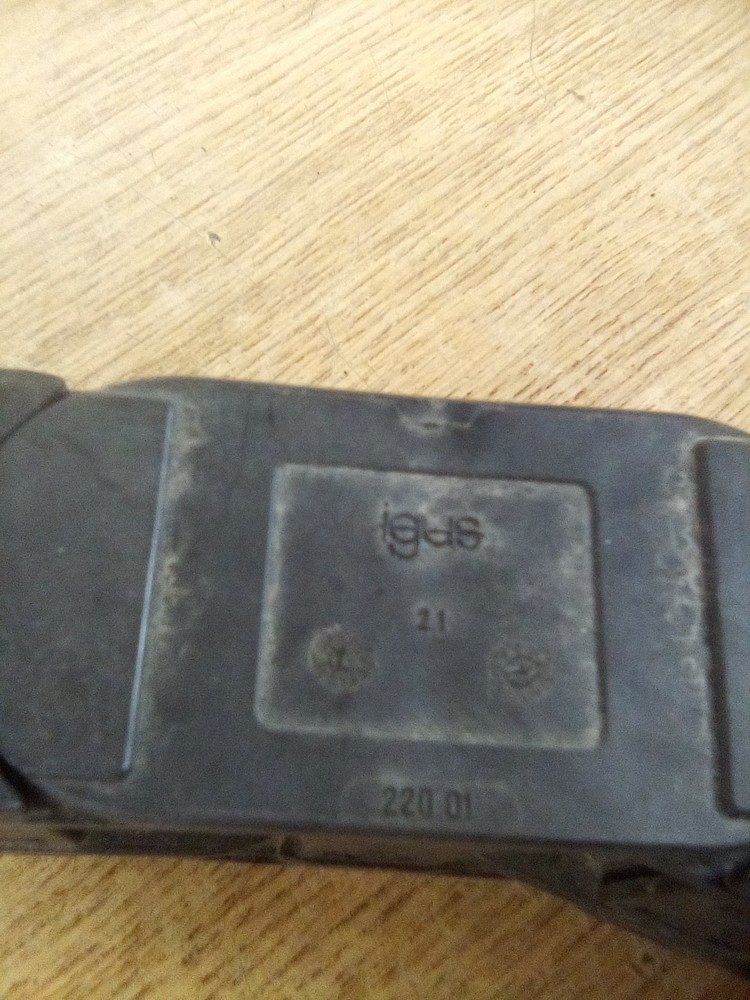 Igus 220.01 44"L Cable Chain