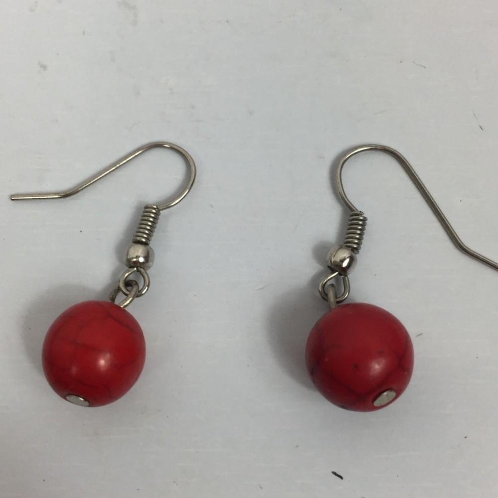 Red Howlite Stone Overlapping Necklace & Pierced Earrings Set Unsigned