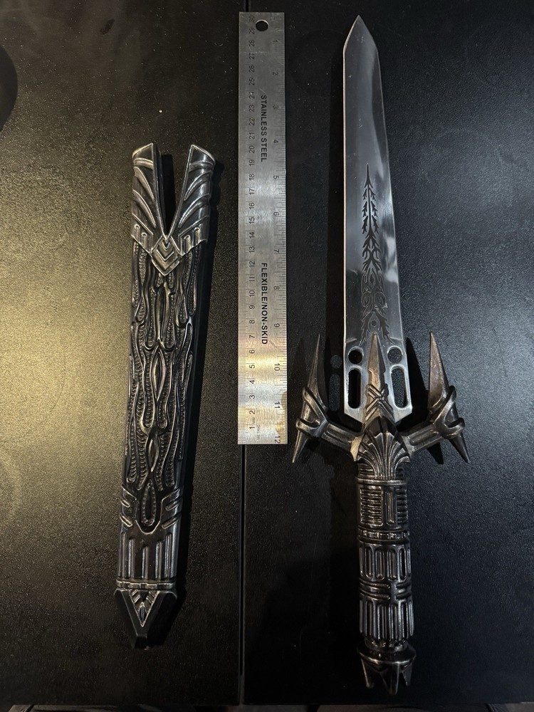 Fantasy Futuristic Dagger Knife