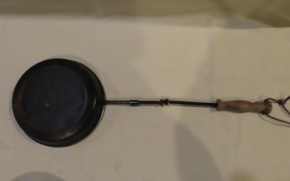 2 Quart/9 inch Popcorn Popper for Fireplaces & Campfires w/16” Handle