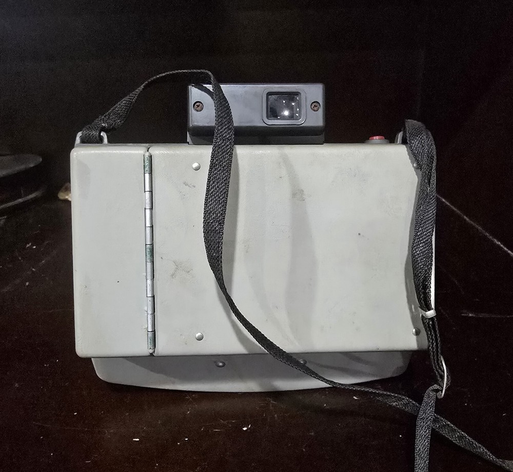 Vintage Polaroid 210 land camera Automatic UNTESTED