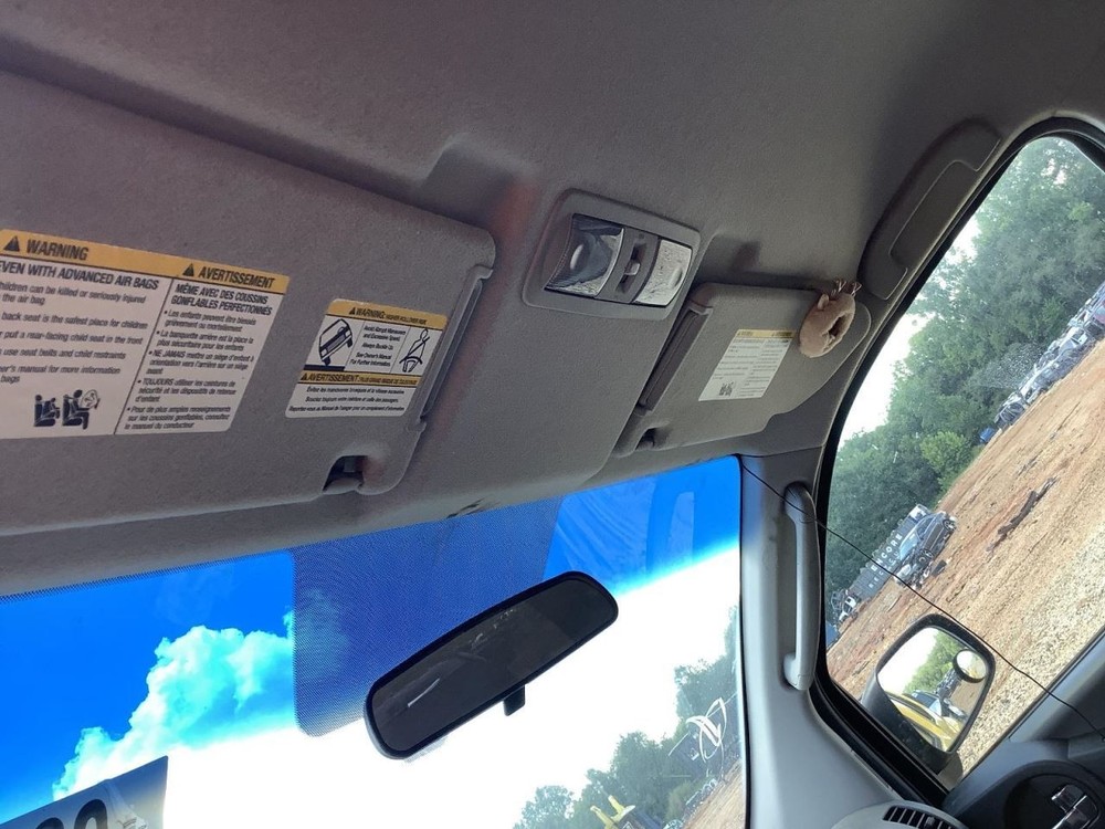 XTERRA 2005 Glove Box 4729834