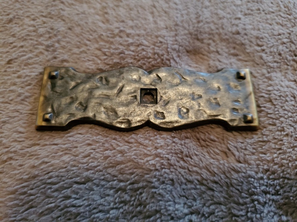 VINTAGE NATIONAL BACKPLATE DRAWER PULL ~ HAMMERED TEXTURED BRONZE ~ RETRO