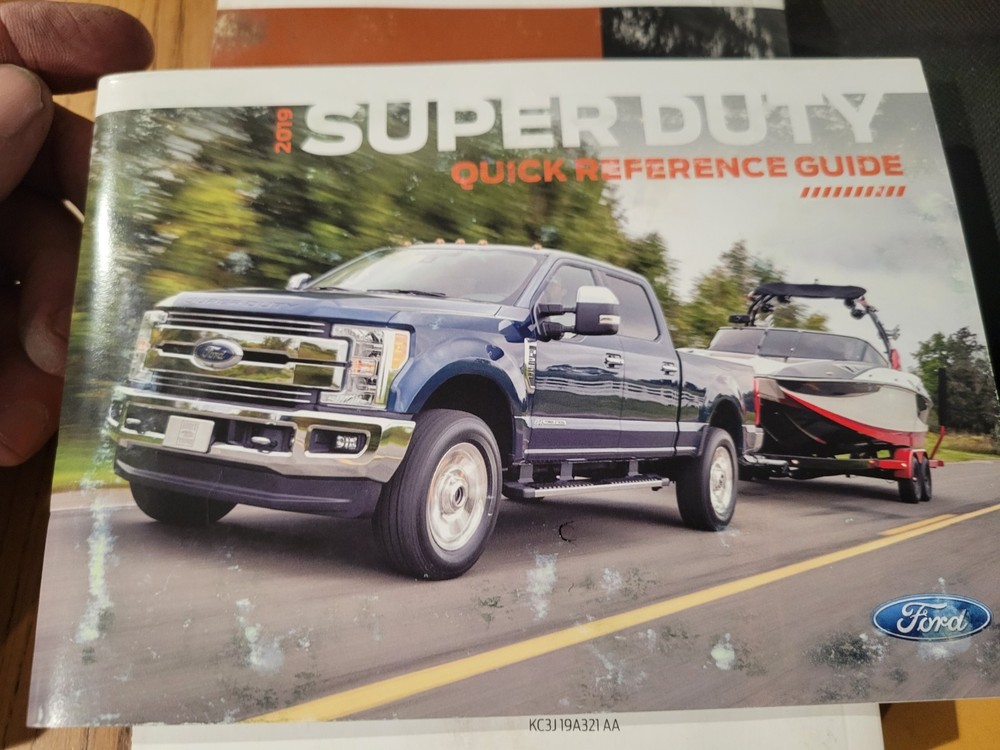 2019 FORD SUPER DUTY OWNERS MANUAL & CASE ( QUICK REF)