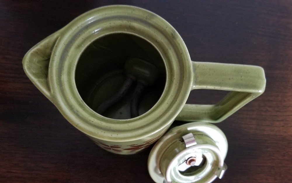 Vintage ~ Stoneware ~ Valiant Hot Pot w/Lid ~ 496J ~ Retro Kitchenware