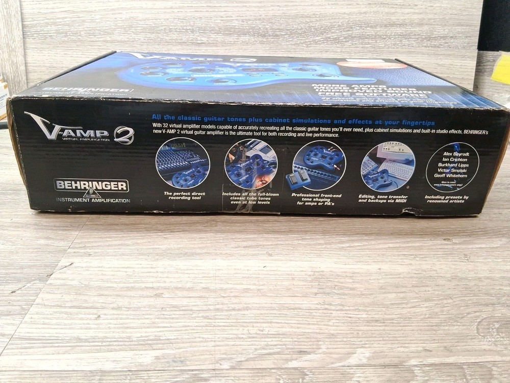 Behringer V-AMP 2 Virtual Guitar Amplifier Effects Processor w/ Footswitch & Bag
