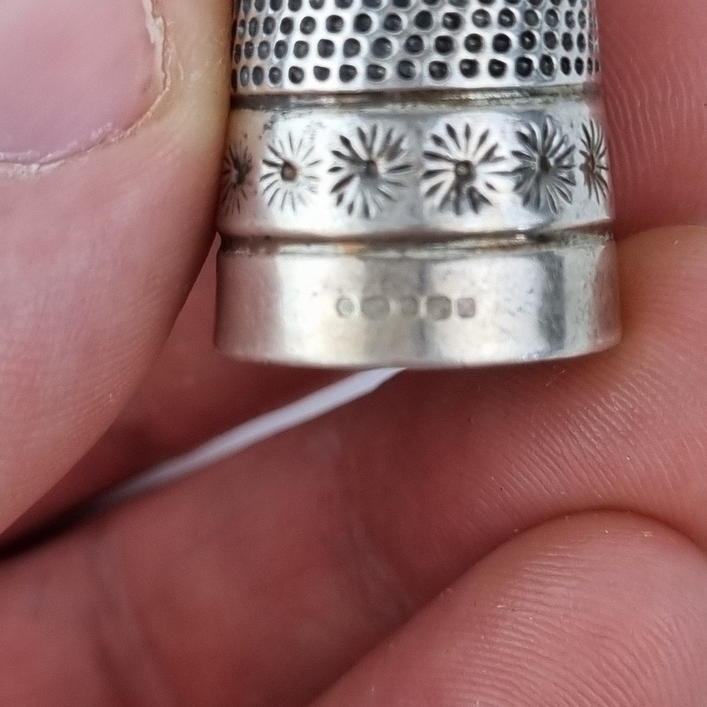 Solid Silver Thimble Sheffield 2002 Carrs Of Sheffield